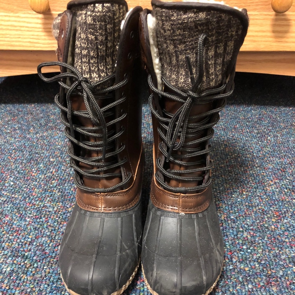 Women’s Brown Lace Up Snow Boot
